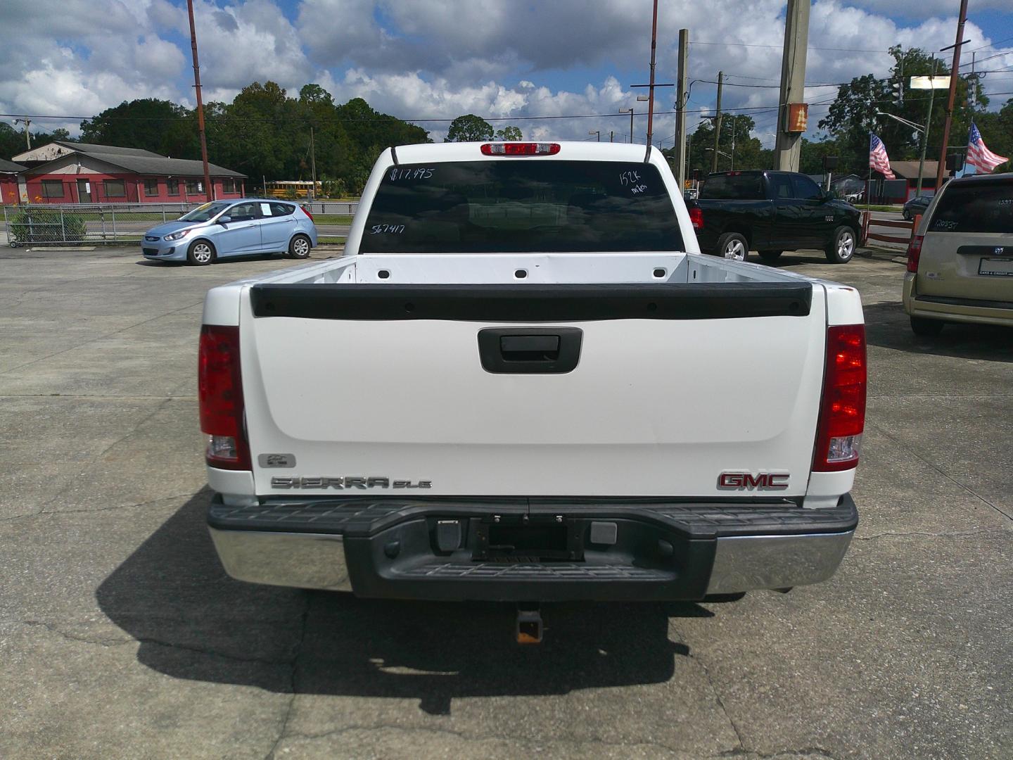 2007 WHITE GMC SIERRA (2GTEC13C671) , located at 10405 Abercorn Street, Savannah, GA, 31419, (912) 921-8965, 31.988262, -81.131760 - Photo#5